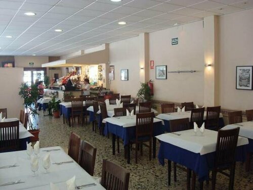 Hostal Fonda Montserrat, Забронировать Отель Отели El Baix Camp по системе «всё включено», Всё включено