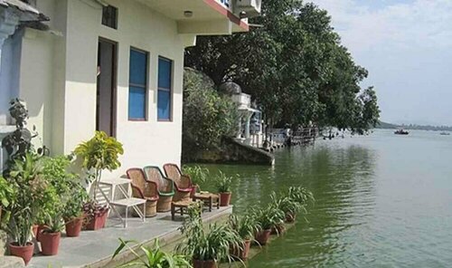 Jheel Hotel and Restaurent, Забронировать Отель Эклингджи штат Раджастхан