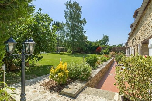 Domaine des Trois chateaux, Забронировать Апарт-отель Муане Иль-де-Франс