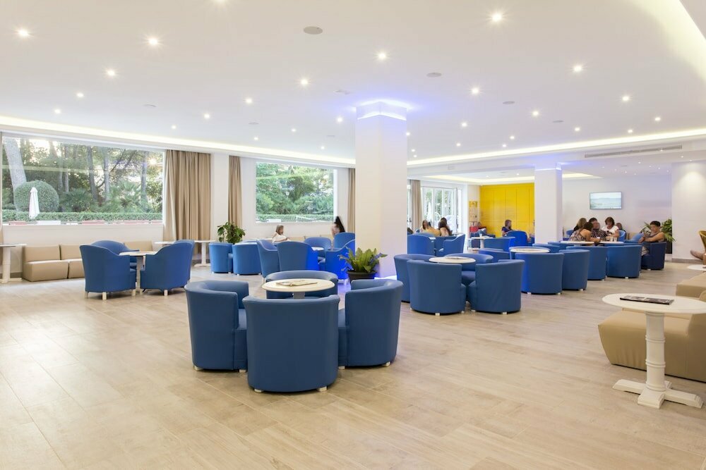 Guya Wave Hotel