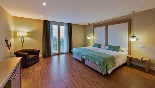 Hotel MedinaSalim, Забронировать Отель Мединасели Сория