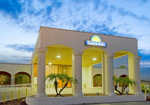 Days Inn & Suites by Wyndham Clermont