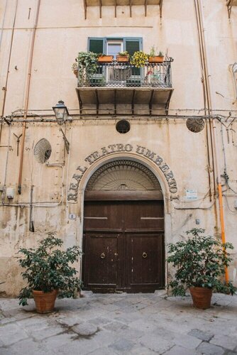 Real Teatro Umberto I, Book Hotel Hoteller i Palermo med parkering, Parkering