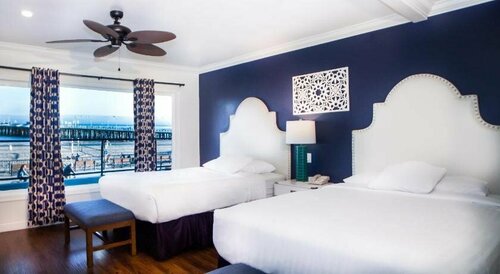 Casablanca Inn, Забронировать Отель Санта-Круз Santa Cruz and Vicinity, рядом с Pacific Garden Mall