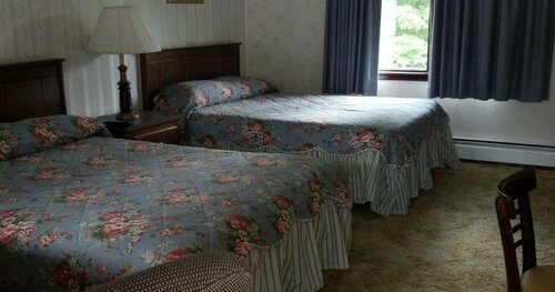 Rest - a Modern Motel, Забронировать Мотель Отели Bromley Mountain с бассейном, Бассейн