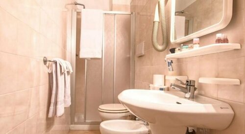 Hotel Bristol, Prenota Hotel Lavagna Riviera Ligure