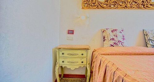 Experience Hotel Antico Capon, Забронировать Отель Дорсодуро Венеция, рядом с Вокзал Accademia