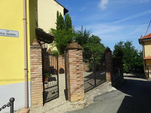 Altes Backhaus in Maranzana, Prenota Hotel Mombaruzzo Monferrato