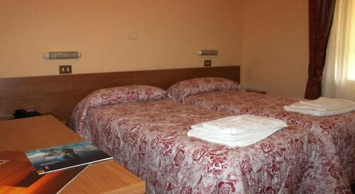 Hotel Adriana Snc, Забронировать Отель Аббадия-Сан-Сальваторе Валь д’Орча