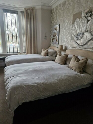 Warwick Lodge Guesthouse, Book Bed and Breakfast Hoteller i Cumbria med parkering, Parkering