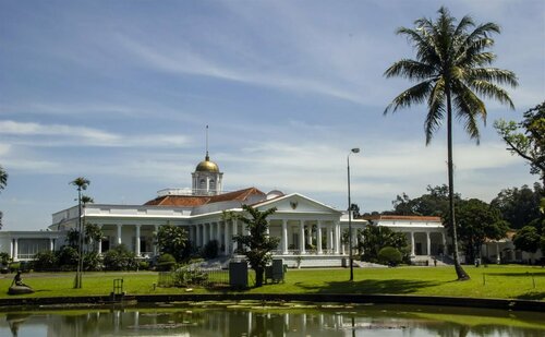Jeng Tini Guest House, Rezervasyon Misafirhane Bogor Tengah Pansiyonlar, Misafirhane