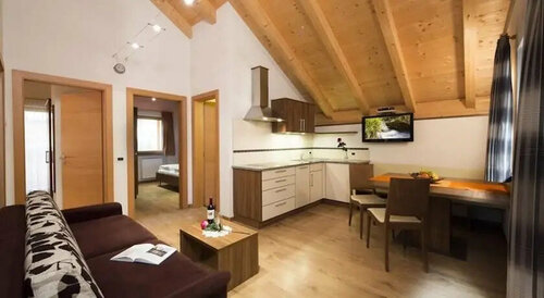 Adria Garni B&B Residence Corvara, Забронировать Отель «постель и завтрак» Бадия Корвара-ин-Бадия, рядом с Подъемник 19 Боэ 2000м