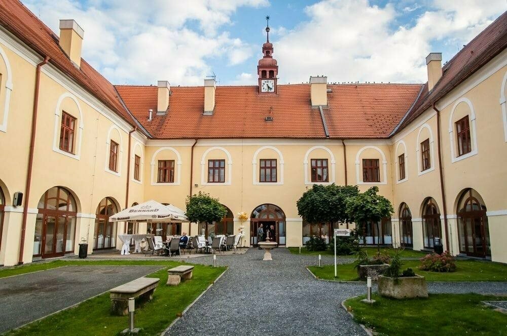 Hotel Zámek Čechtice