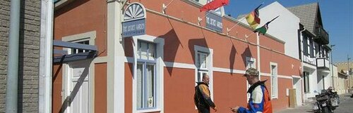 The Secret Garden Guesthouse, Prenota Affittacamere Hotel a Swakopmund con parcheggio, Parcheggio