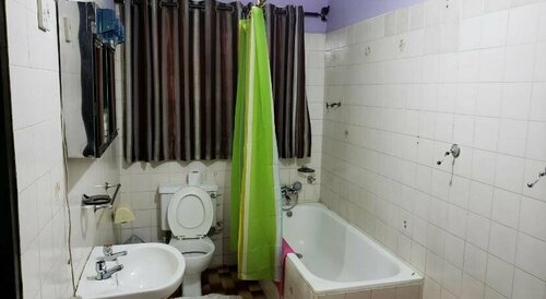 Global Summer Hotel, Забронировать Отель Аккра Greater Accra, рядом с Wheel Story House