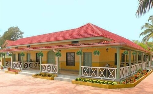 Golden Swan Beach Resort, Prenota Resort Hotel resort a Maharashtra, Resort