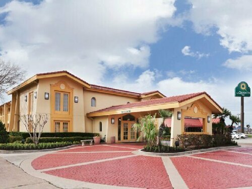 Days Inn & Suites by Wyndham Texas City - Galveston Area, Забронировать Отель Отели Техаса Сити с бассейном, Бассейн