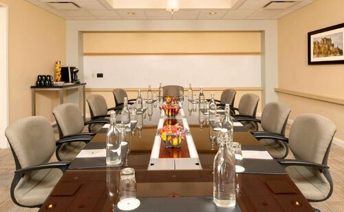 DoubleTree by Hilton Hotel and Conference Center Chicago North Shore, Забронировать Отель Скоки Chicago North Shore