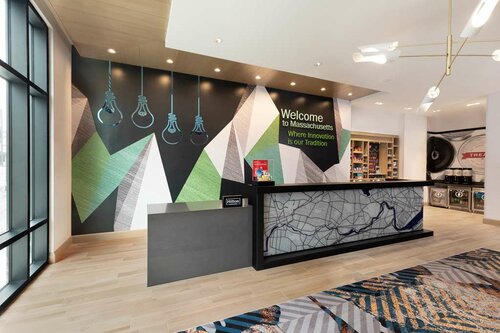 Hampton Inn & Suites Watertown Boston, Book Hotel Hoteller i New England med parkering, Parkering
