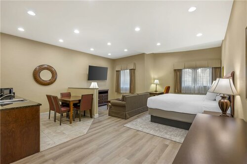 Best Western PLUS Vineyard Inn and Suites, Reserva ahora Hotel Penn Yan 