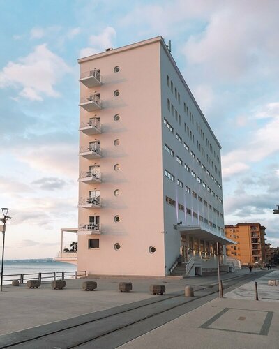 Hotel Miramare Stabia, Забронировать Отель Отели в центре Кастелламмаре-ди-Стабия с завтраком, отели в центре Кастелламмаре-ди-Стабия с завтраком