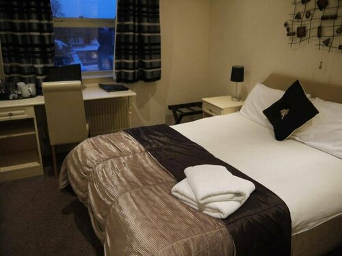Dimple Well Lodge Hotel, Забронировать Отель Уэйкфилд Западный Йоркшир