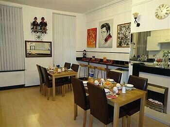 Liverpool Lodge, Забронировать Отель Отели Мерсисайд с парковкой, Парковка