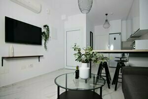 Phaedrus Living: Seaside Modern Flat Limnaria 123, Забронировать Апартаменты/квартира Отели района Пафоса с парковкой, рядом с Церковь Панахии Хрисополитиссы, Парковка