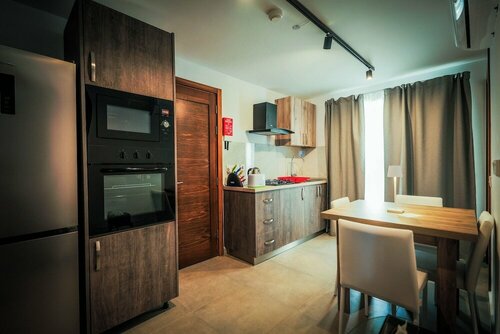 Stillel Retreat Suites, Забронировать Гостевой дом Сент-Полс-Бей Мальта, рядом с Malta National Aquarium