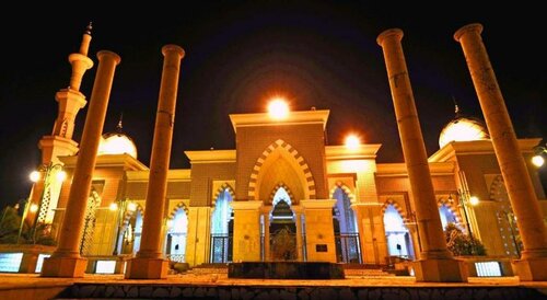 Royal Bay Hotel Makassar, Rezervați Hotel Hoteluri în Sulawesi cu parcare, Parcare