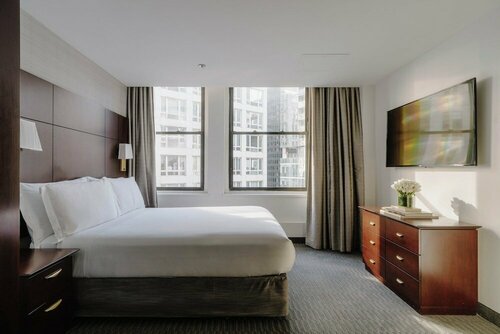 Club Quarters Hotel Wacker at Michigan, Chicago, Забронировать Отель Луп Чикаго, рядом с City Market