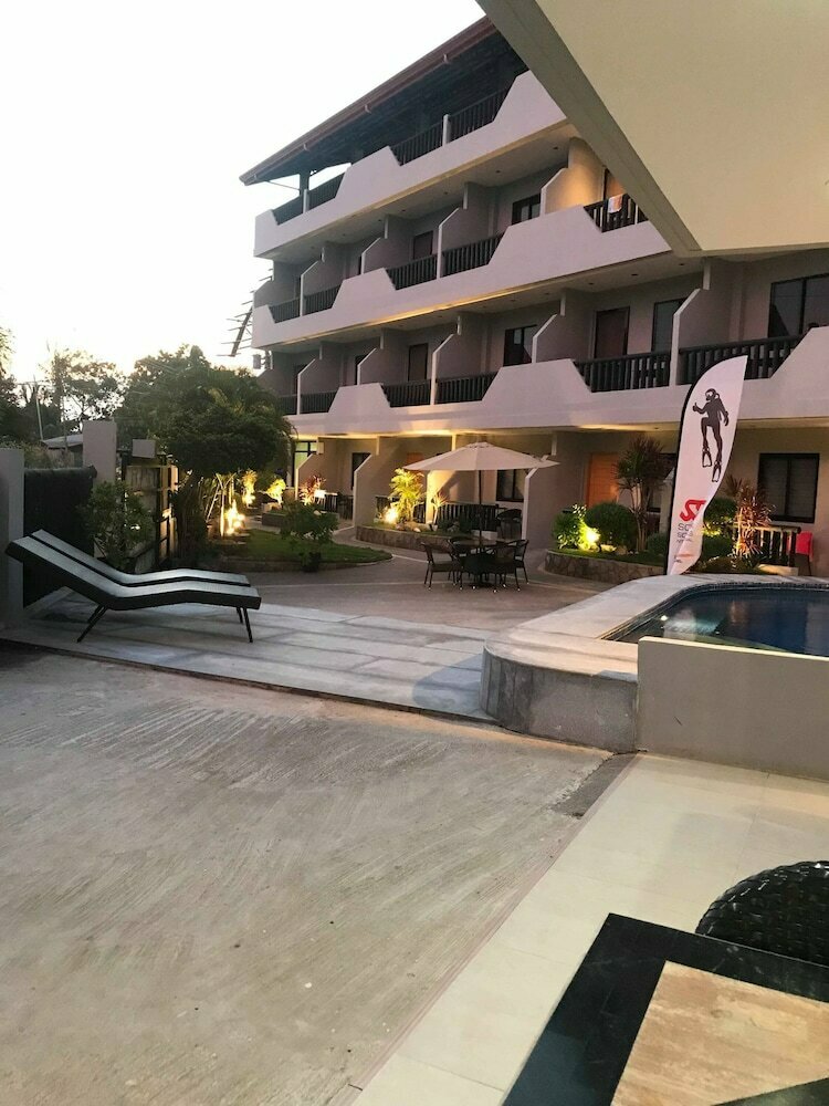 Mayfair Resort