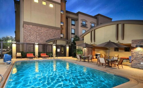 Hampton Inn & Suites by Hilton Phoenix Tempe, Забронировать Отель Пруд в Темпе Phoenix Metropolitan Area, рядом с Vista Del Camino Park