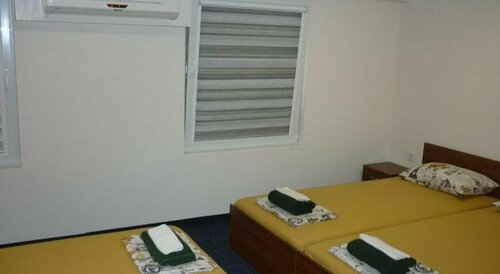 YALTA guesthouse, Book Pension Iron Gate hoteller med morgenmad, Morgenmad