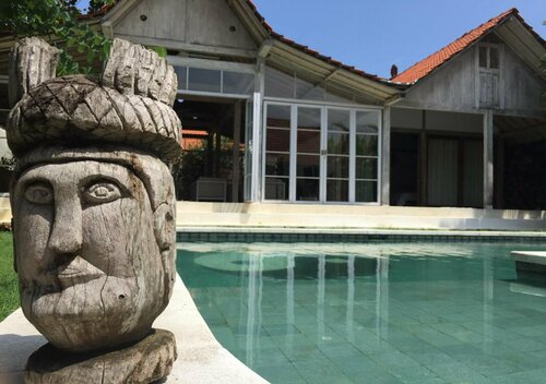 Villa Balimasan 10 mins to Canggu, Забронировать Вилла Отели Семиньяк с парковкой, рядом с Ресторан Sarong, Парковка