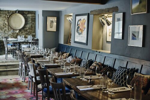 The Bull Inn, Rezervați Hotel Hoteluri în Gloucestershire cu parcare, Parcare