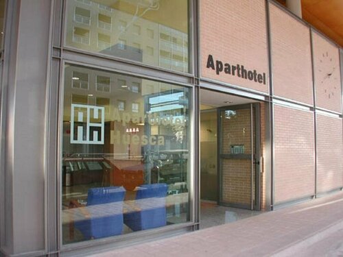 Aparthotel Huesca, Забронировать Отель Уэска Арагон, рядом с The Olympia Theatre Huesca