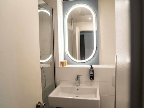 Ibis Saint-Denis Stade Ouest, Забронировать Отель Сен-Дени Seine-Saint-Denis, рядом с Plaine Commune Grand Paris Tourist Office