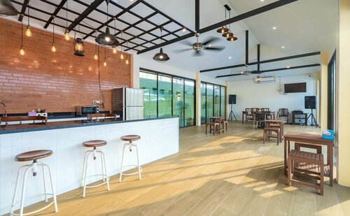 Suphan Lake Hometel, Забронировать Отель Отели провинции Бангкока с парковкой, Парковка