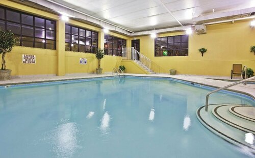 La Quinta by Wyndham Knoxville East, Забронировать Отель Отели Теннесси с парковкой, Парковка