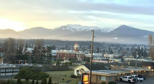 Port Angeles Inn, Забронировать Отель Порт-Анджелес Hurricane Ridge, рядом с Причал паромной переправы Порт-Анджелес