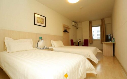 Jinjiang Inn, Book Hotel Hoteller i Wuhan med parkering, Parkering