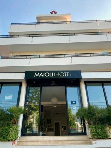 Hotel Maioli B&B, Забронировать Отель Отели в центре Мизано-Адриатико, в центре