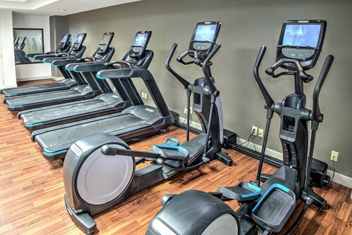 Embassy Suites by Hilton Indianapolis North, Забронировать Отель Индианаполис Индиана