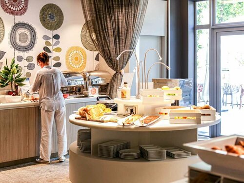 Novotel Biarritz Anglet Aéroport, Book Ferieresort Hoteller i Anglet med pool, Swimmingpool
