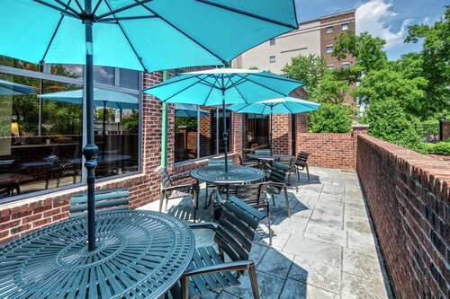 Hampton Inn & Suites Nashville-Vanderbilt-Elliston Place, Book Hotel Hoteller i Tennessee med parkering, Parkering