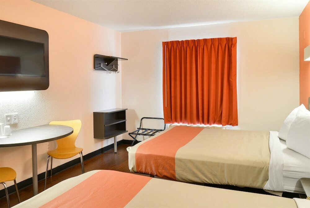 Motel 6