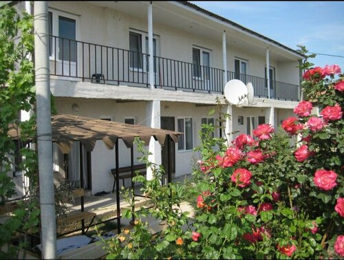 Tsvetok Granata Guest House, Varaa Matkakoti Sevastopol 