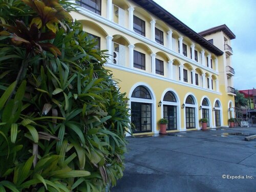 Planta Centro Bacolod Hotel & Residences, Rezerwuj Hotel Hotele w Bacolod z basenem, Basen