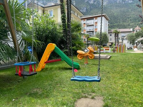 Holiday IV Gardan, Забронировать Отель «постель и завтрак» Рива-дель-Гарда Alto Garda e Ledro, рядом с Riva del Garda Ferry Terminal
